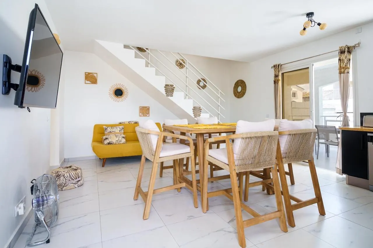 Villa Des Pentas - Chaleureuse Villa Moderne Avec Piscine Baie-Mahault
