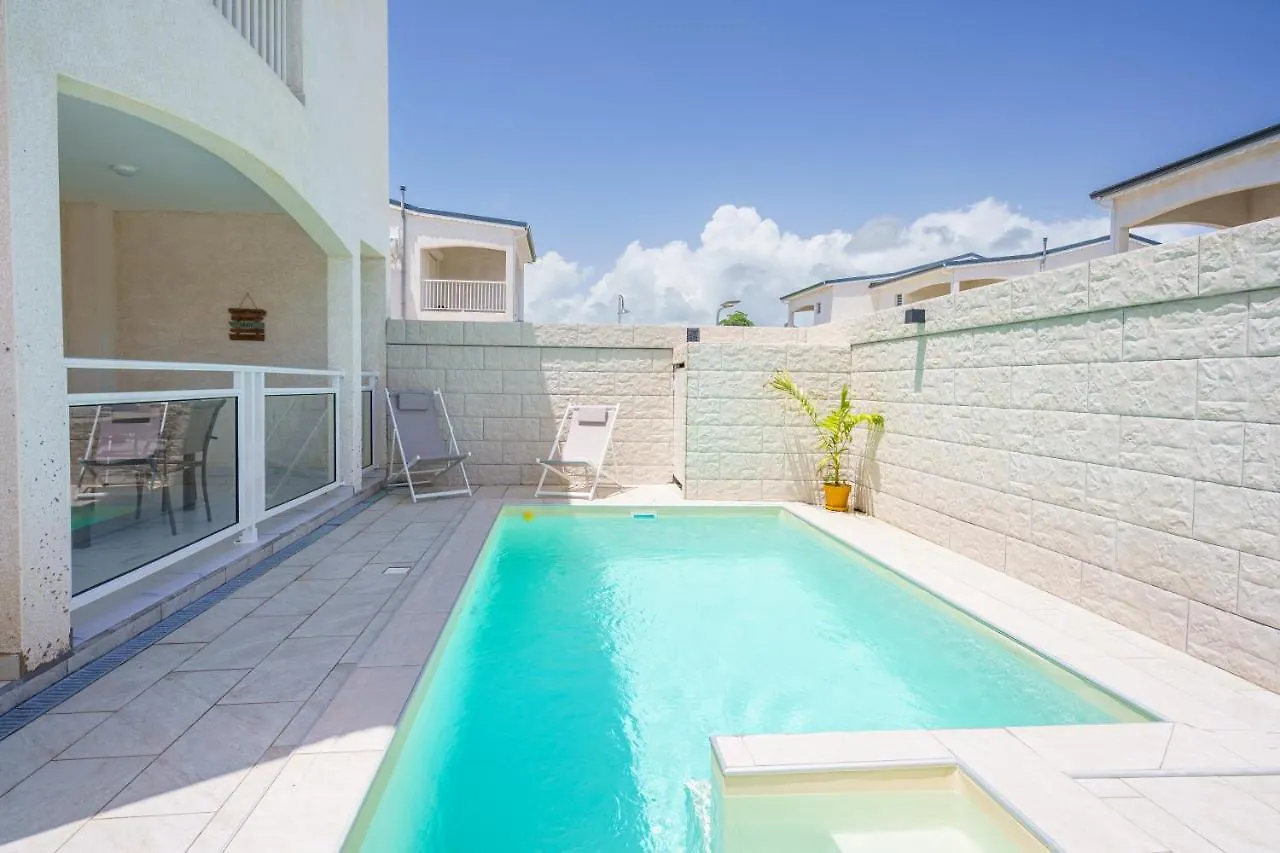 Villa Des Pentas - Chaleureuse Villa Moderne Avec Piscine Baie-Mahault 0*,