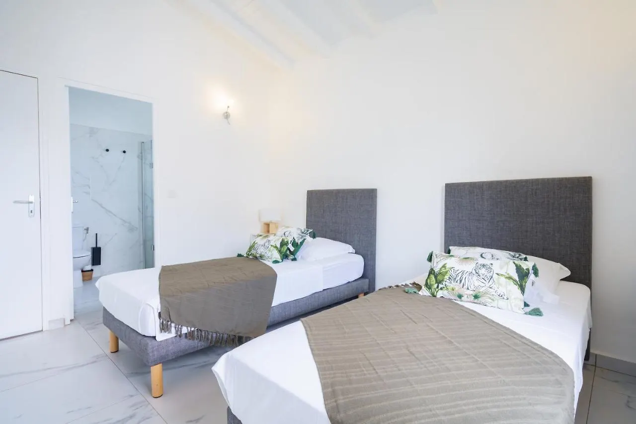 Villa Des Pentas - Chaleureuse Villa Moderne Avec Piscine Baie-Mahault