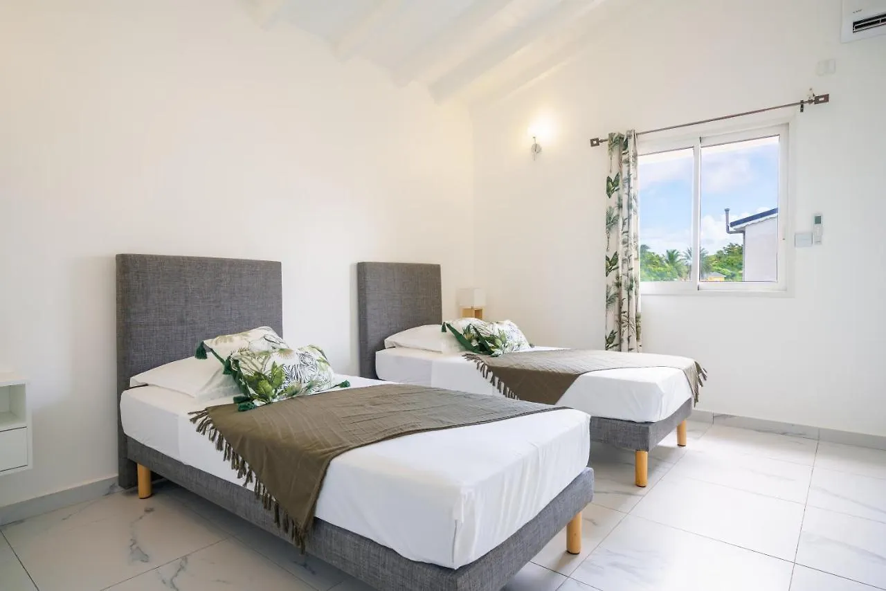 Villa Des Pentas - Chaleureuse Villa Moderne Avec Piscine Baie-Mahault