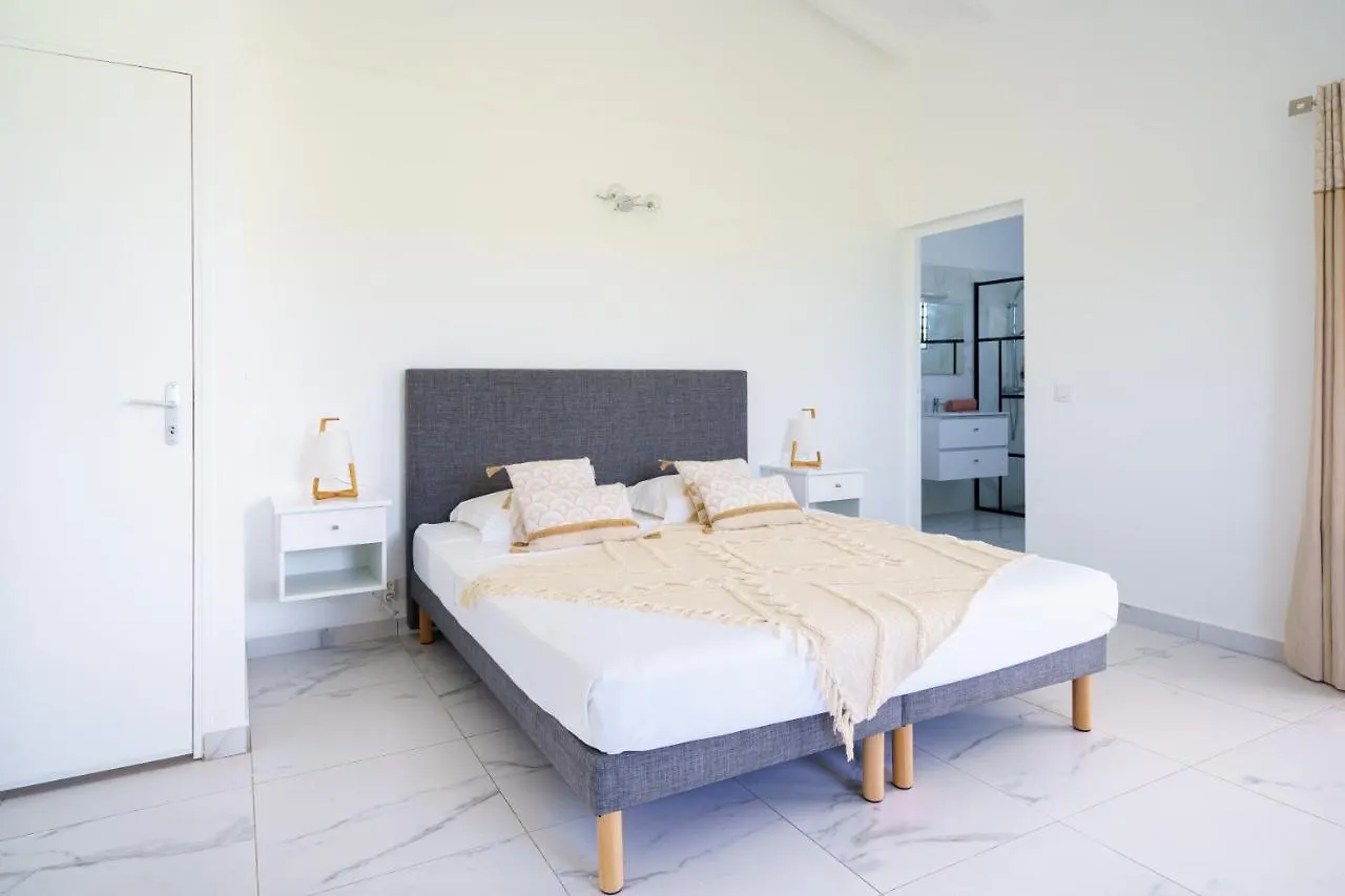 Villa Des Pentas - Chaleureuse Villa Moderne Avec Piscine Baie-Mahault Guadeloupe